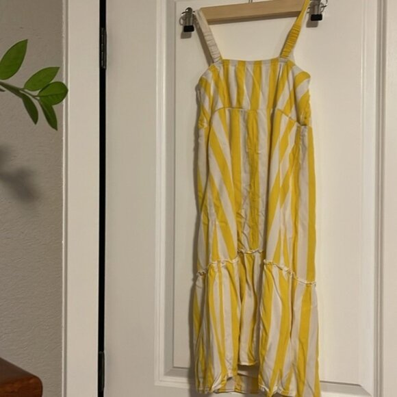 Girls yellow and white striped dress 7 - Picture 5 of 6